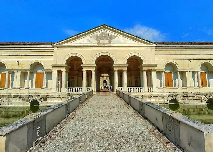 In Centro - Apt. Elegante Nel Cuore Di Mantova